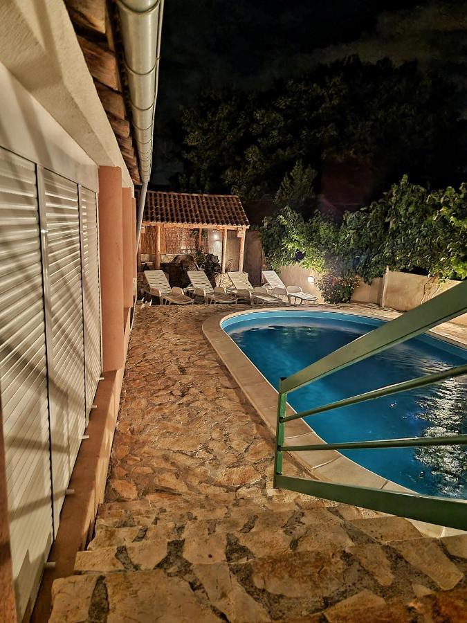 Guesthouse Dila Galovac  Экстерьер фото