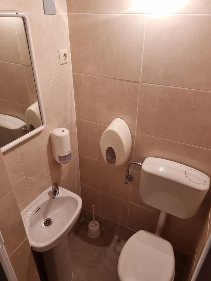 Guesthouse Dila Galovac  Экстерьер фото