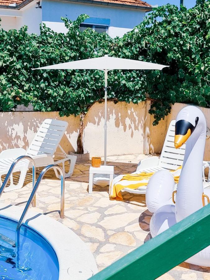 Guesthouse Dila Galovac  Экстерьер фото
