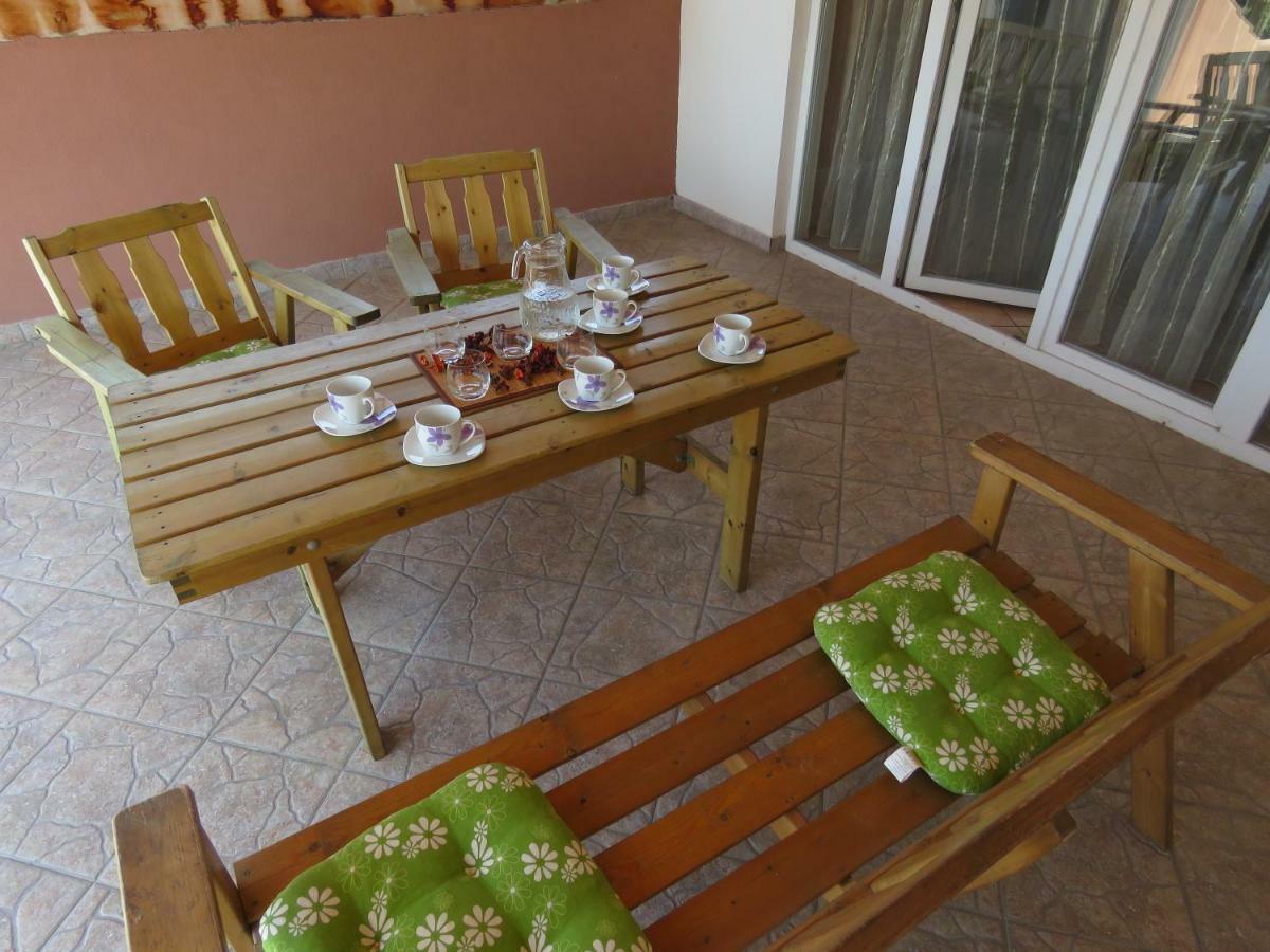 Guesthouse Dila Galovac  Экстерьер фото