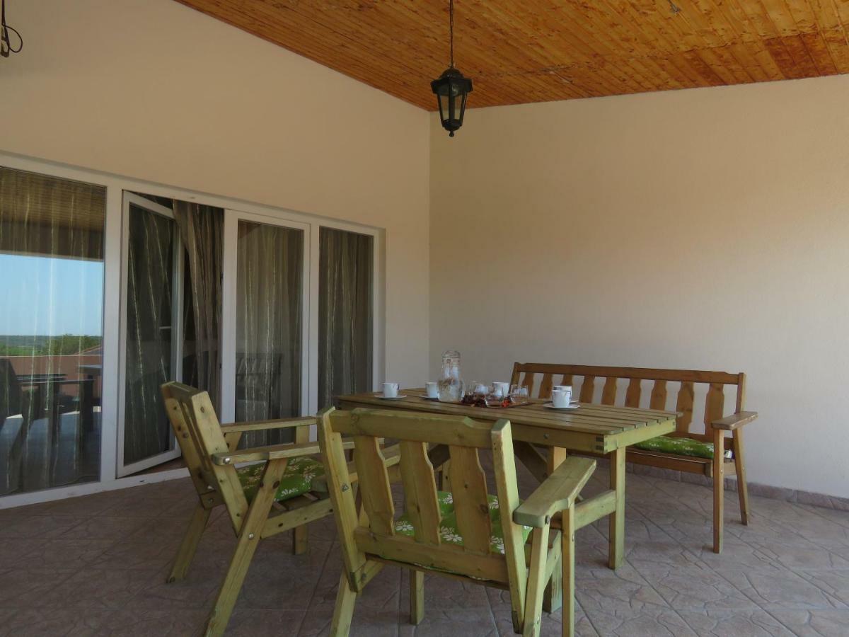 Guesthouse Dila Galovac  Экстерьер фото
